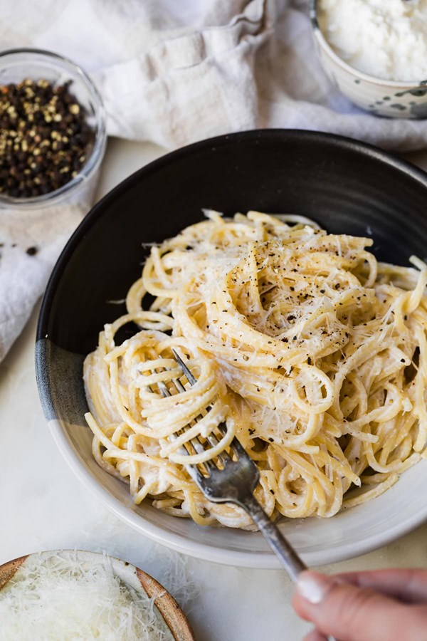 Cottage cheese cacio e pepe
