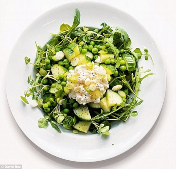Cottage cheese, peas and cucumber