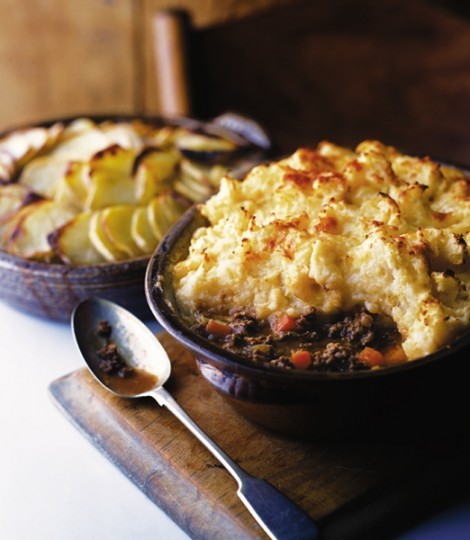 Cottage pie with cheddar and parsnip mash