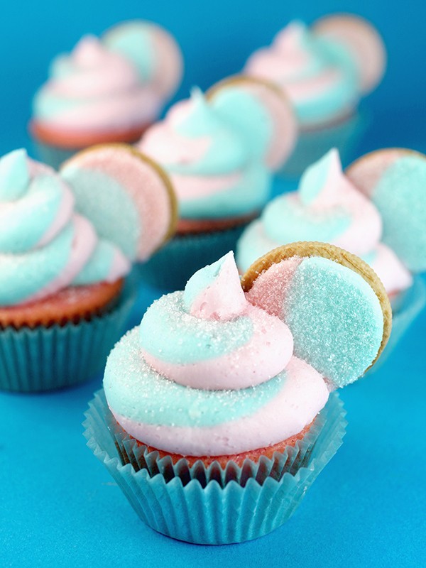 Cotton candy oreo cupcakes