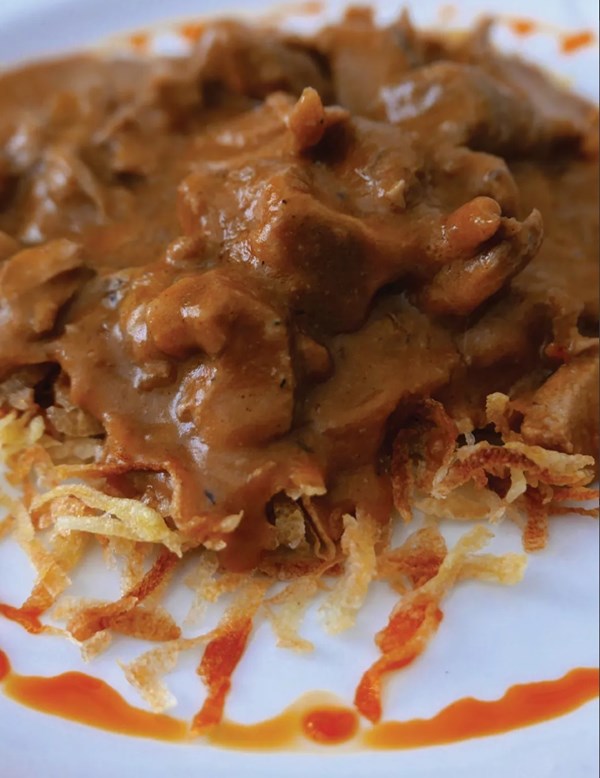 Country-style suckling pig (Chivo a la pastoril)