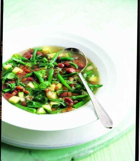 Courgette and farro summer soup