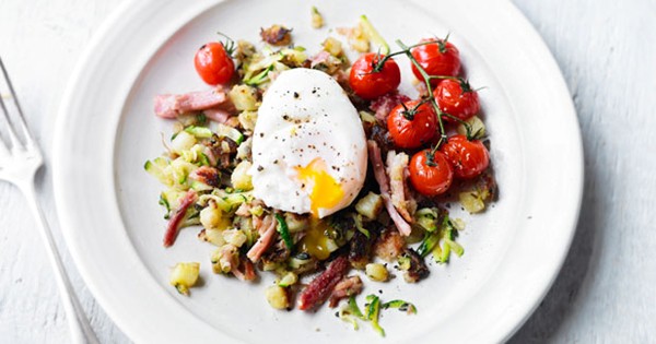 Courgette and ham hash with grilled tomatoes