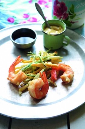 Courgette and prawn tempura with chiba and ponzu joyu