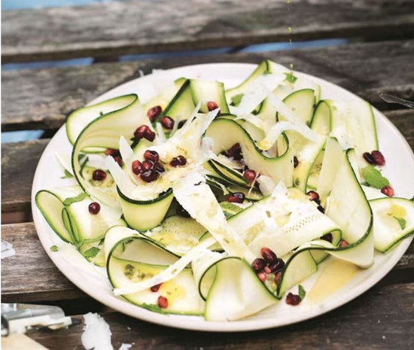 Courgette carpaccio with pecorino, mint and pomegranate (Carpaccio di zucchini)
