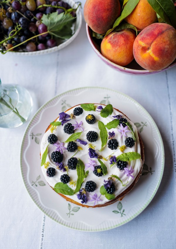 Courgette ginger cake with lemon, yoghurt and mascarpone icing