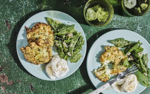 Courgette, halloumi and mint fritters with a mint and yogurt salad