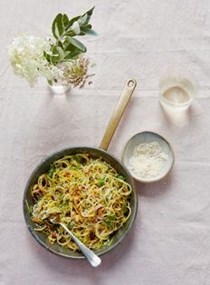 Courgette, lemon and basil pasta