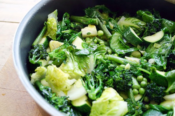 Courgette, lemon thyme and gem lettuce summer soup