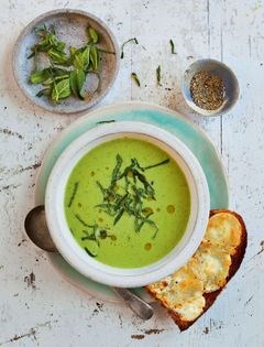 Courgette, pea and mint soup with goat's cheese toasts