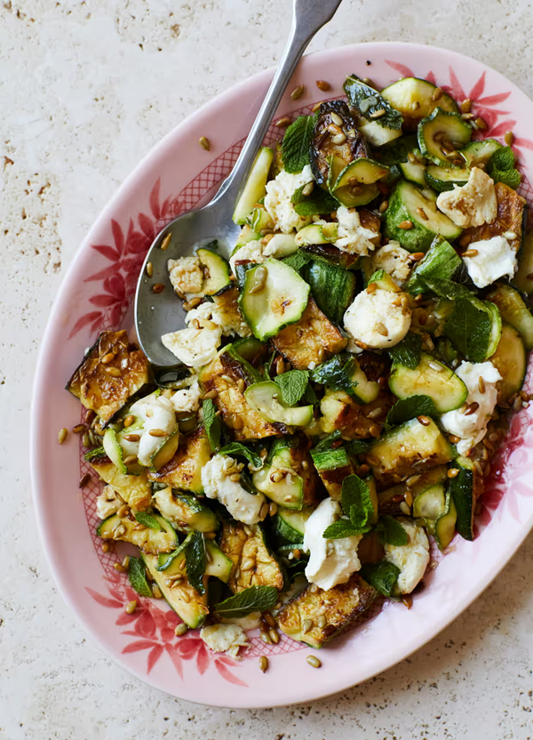 Courgettes and mozzarella with sunflower seeds