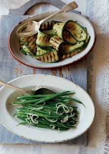 Courgettes with olive oil and thyme (Courgettes à l'huile d'olive et thym)