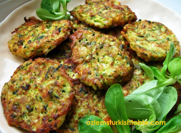 Courgette/zucchini fritters with feta and dill (Kabak mücveri)
