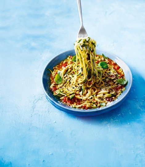 Courgetti with scorched tomato sauce