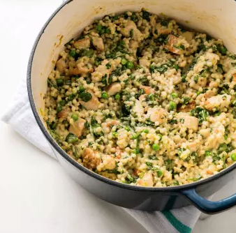 Couscous risotto with chicken and spinach