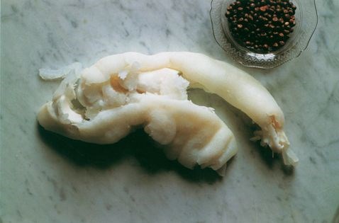 Cow heel and black peas