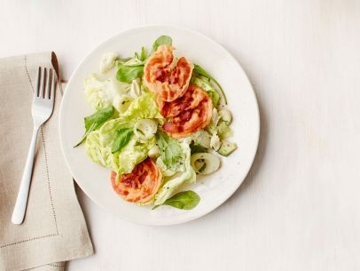 Crab and avocado salad with pancetta