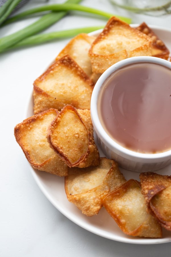 Crab and cream cheese wontons