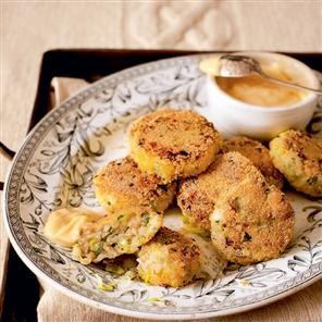 Crab and leek cakes with citrus mayonnaise