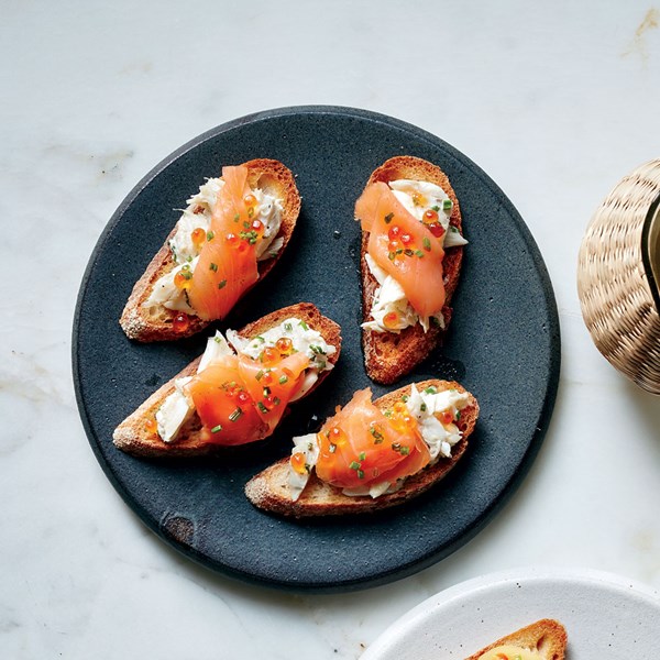 Crab and smoked salmon pintxos with vanilla oil