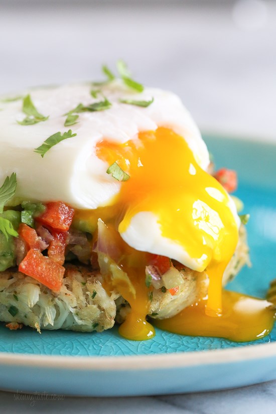 Crab cakes Benedict with avocado relish