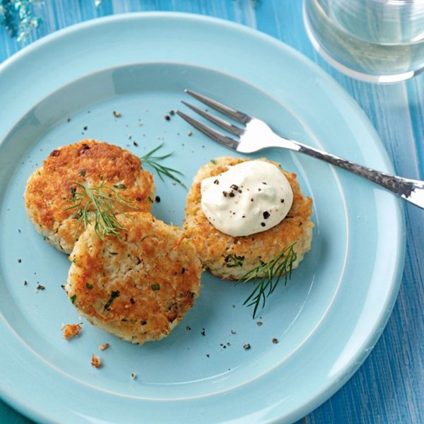 Crab cakes with Chesapeake Bay mayo