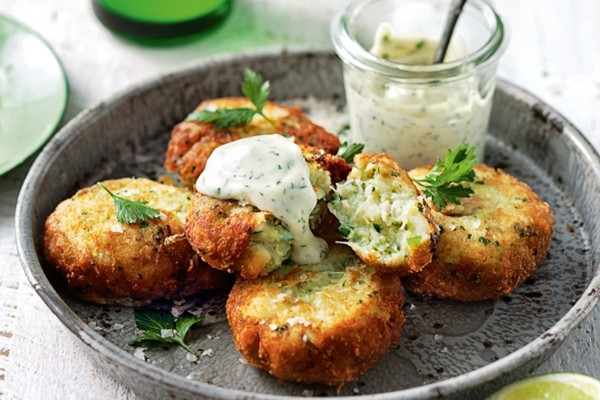 Crab cakes with dill mayonnaise
