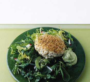 Crab cakes with spicy avocado sauce