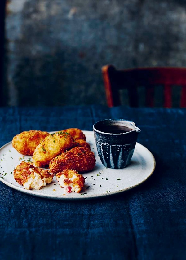 Crab cream croquettes (Kani kurimu korokke)