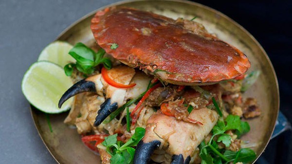 Crab in tamarind and plum sauce (Cua sôt me)