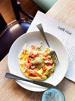 Crab omelette with foie gras butter