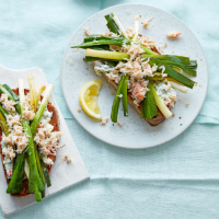 Crab on toast with braised leeks