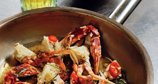 Crab poached in beer with lemongrass and chilli (Cua hẩp bia, xà ốt)