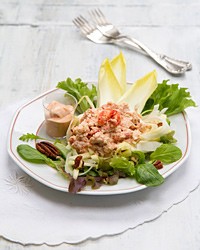 Crab salad with apple, endives and pecans