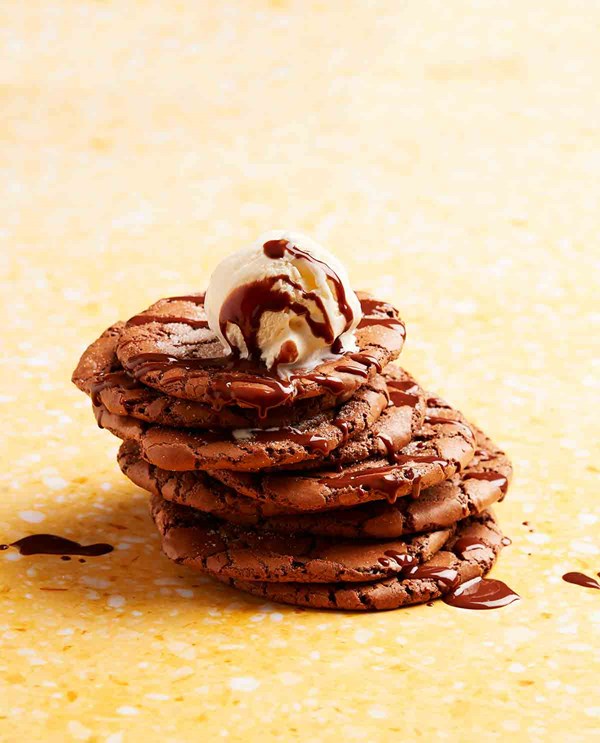 Cracked brownie cookies