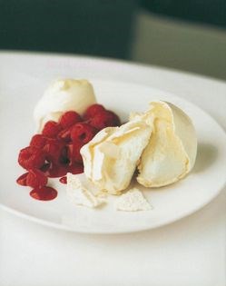 Cracked raspberry meringue
