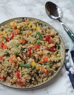 Cracked wheat breakfast pilaf (Daliya upma)