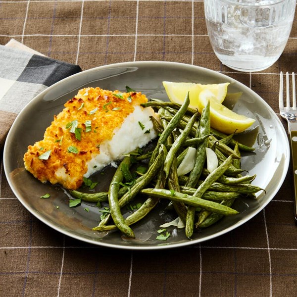 Cracker-crusted cod with roasted green beans