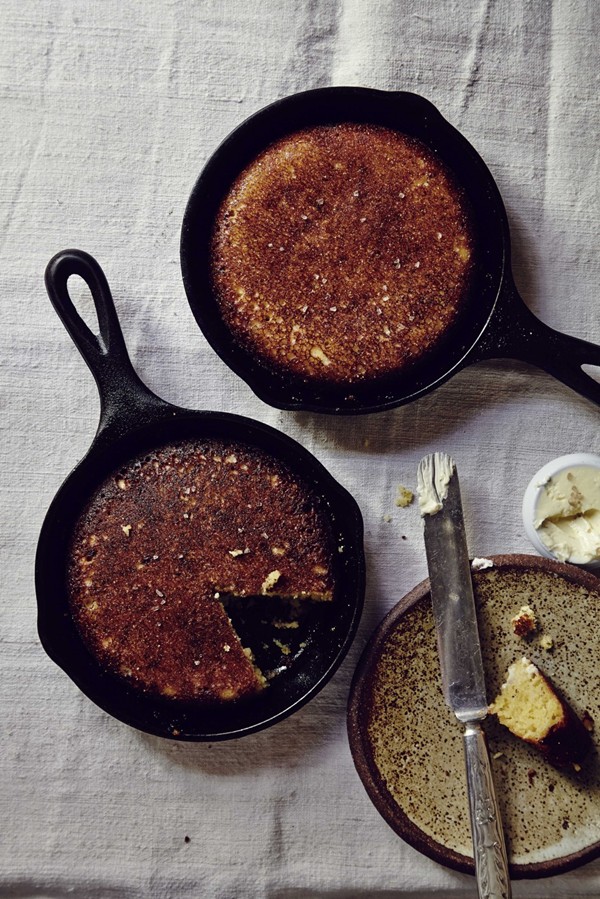 Cracklin' corn bread