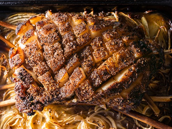 Crackling coppa roast with fennel and onions
