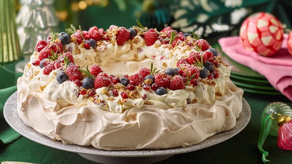 Cranachan Pavlova wreath