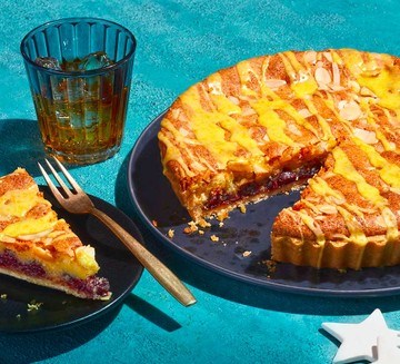 Cranberry & amaretto Bakewell tart
