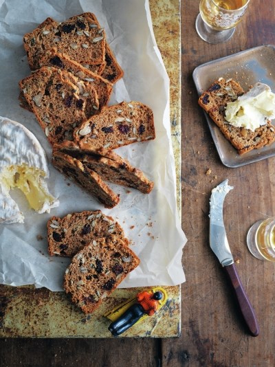 Cranberry & pumpkin-seed crispbreads