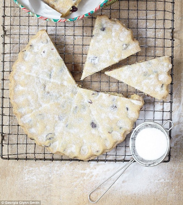 Cranberry & white chocolate shortbread