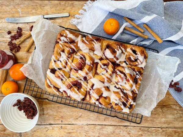 Cranberry and cinnamon swirl buns