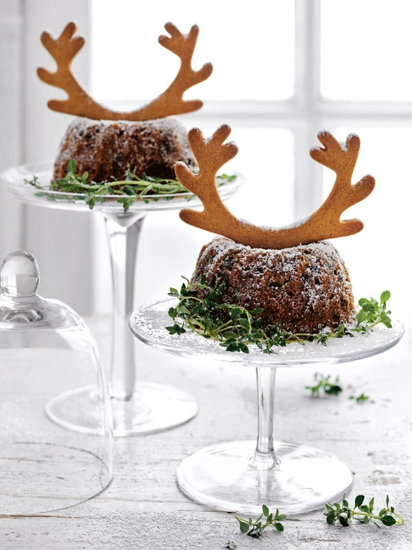 Cranberry and fig bundts with gingerbread antlers