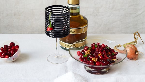 Cranberry and walnut relish