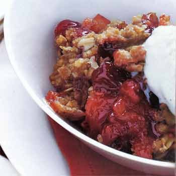 Cranberry-apple crisp with oatmeal streusel topping