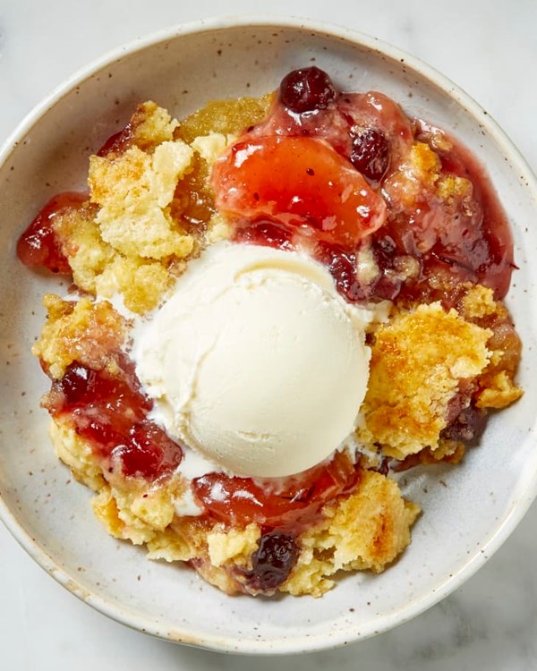 Cranberry-apple dump cake 