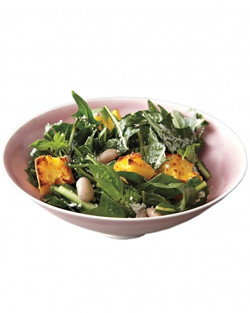 Cranberry bean, dandelion green, and toasted cornbread salad